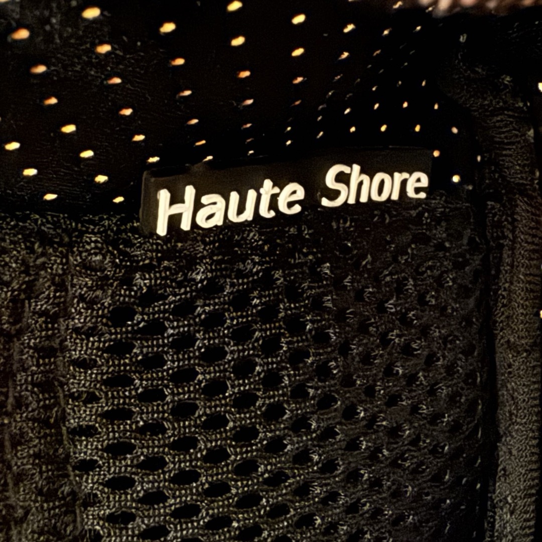 Haute Shore のポーチ レディースのファッション小物(ポーチ)の商品写真