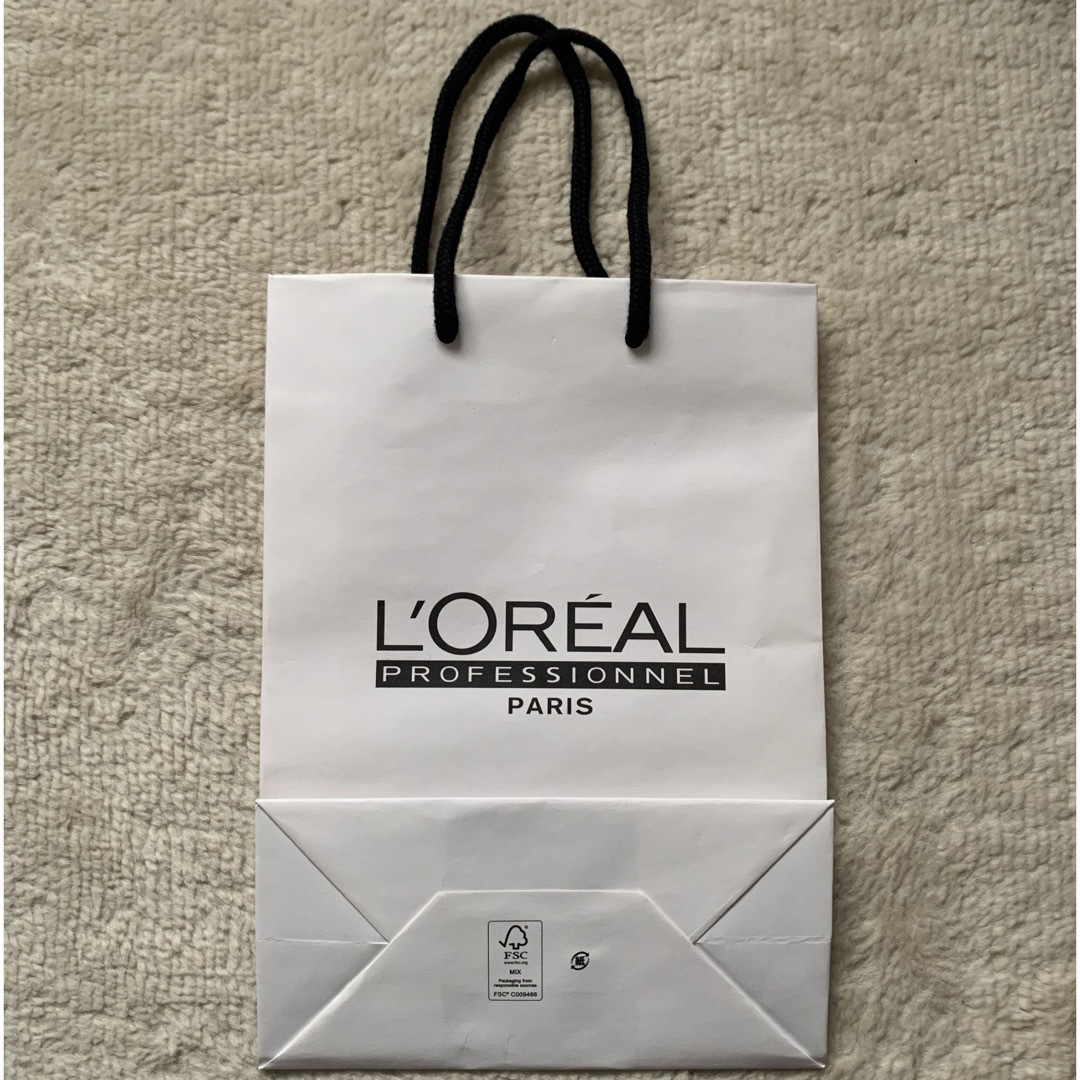 ロレアル　ショップ袋　ショッパー　紙袋 レディースのバッグ(ショップ袋)の商品写真