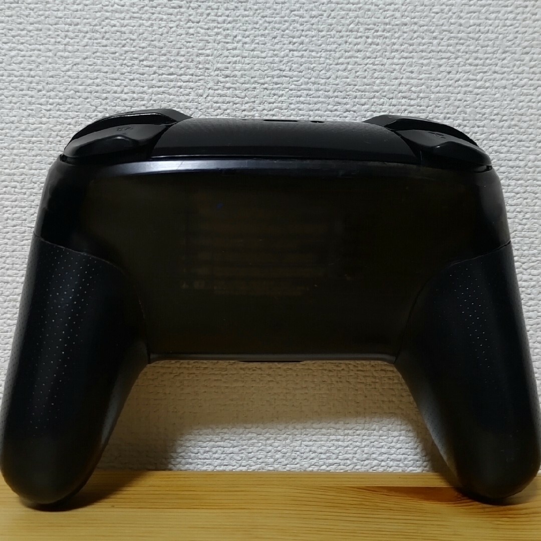 Nintendo Switch(ニンテンドースイッチ)のプロコン　任天堂スイッチ用コントローラ　ジャンク品 エンタメ/ホビーのゲームソフト/ゲーム機本体(その他)の商品写真