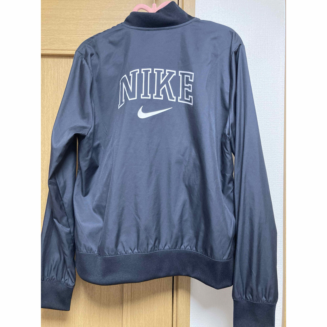 NIKE(ナイキ)のNIKE レディース ジャンバー レディースのジャケット/アウター(ナイロンジャケット)の商品写真