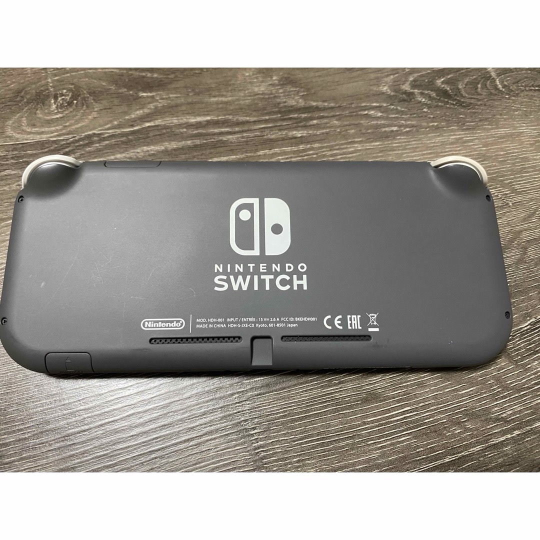 任天堂(ニンテンドウ)のNintendo Switch Liteグレー　ソフト4点 エンタメ/ホビーのゲームソフト/ゲーム機本体(家庭用ゲーム機本体)の商品写真