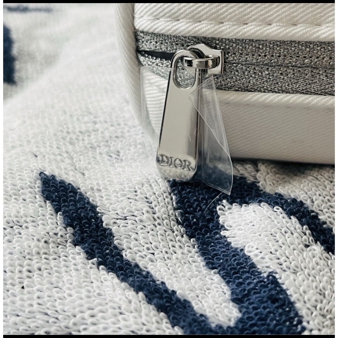 Dior(ディオール)の⚡️様専用　ディオール　ポーチ　ホワイト　ノベルティ レディースのファッション小物(ポーチ)の商品写真