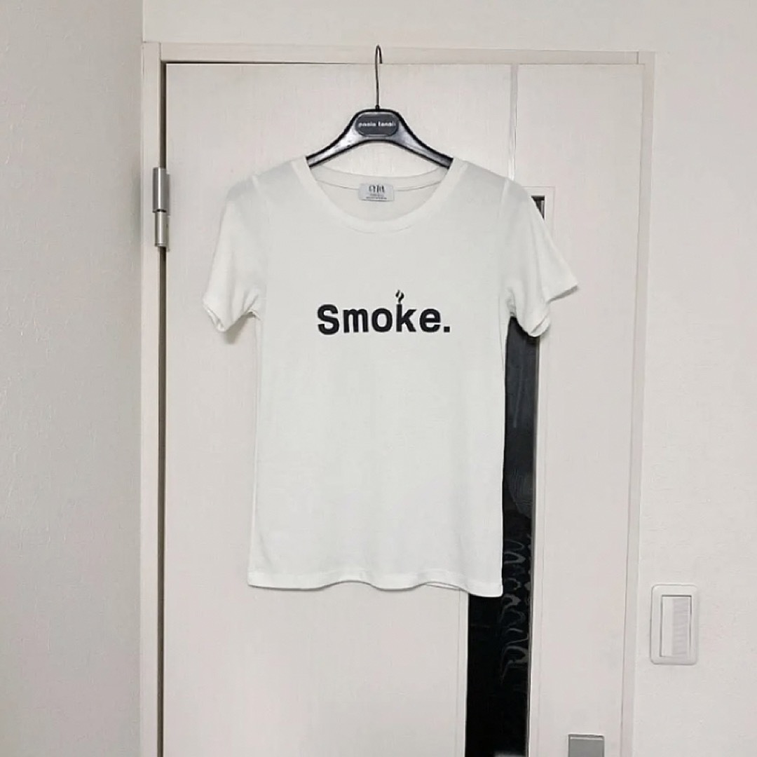 GYDA(ジェイダ)のsmoke. タバコ 煙草 白 Tシャツ レディースのトップス(Tシャツ(半袖/袖なし))の商品写真