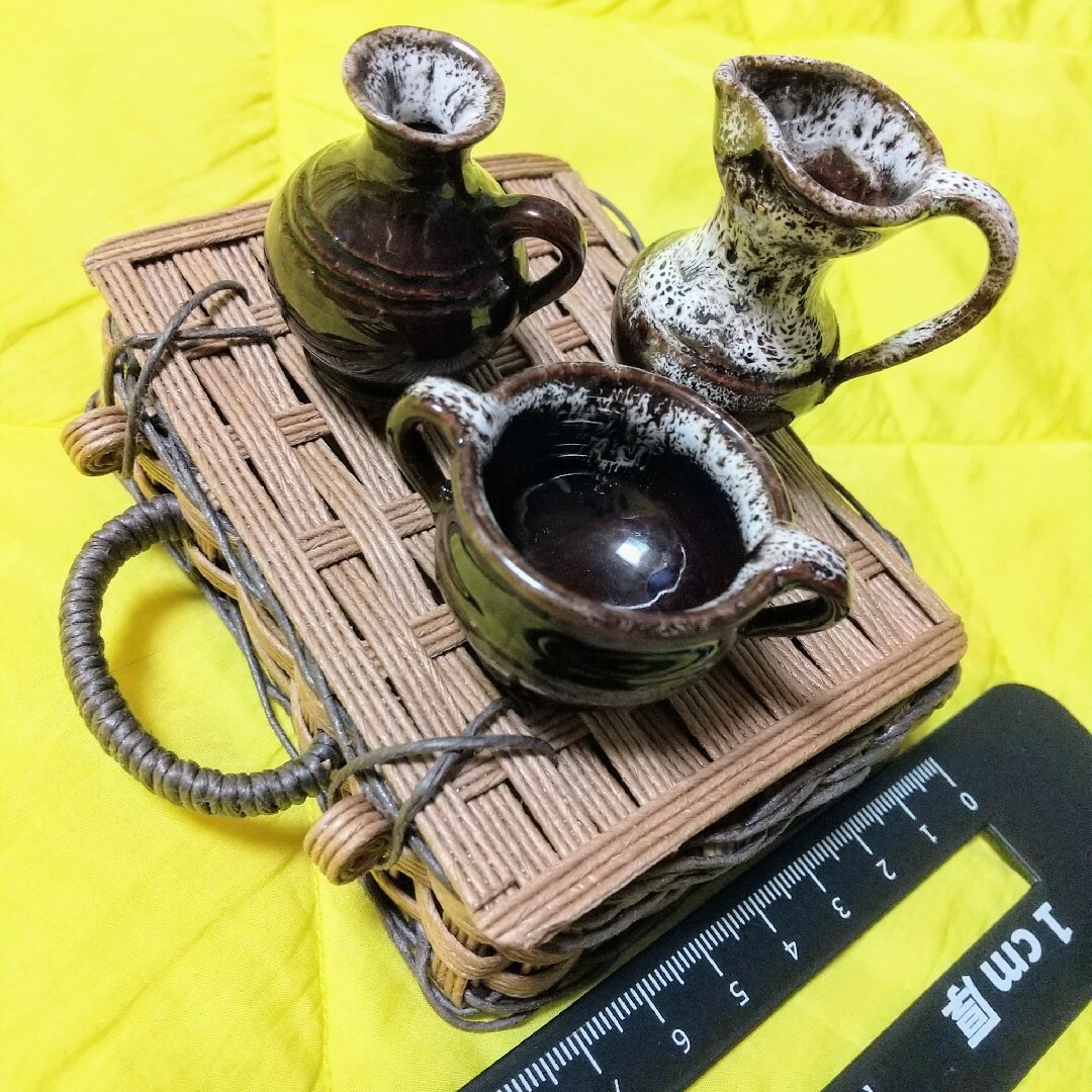 【新品】ドールハウスミニチュア　食器セット　ハンドメイドバスケット（Brown） ハンドメイドのおもちゃ(ミニチュア)の商品写真