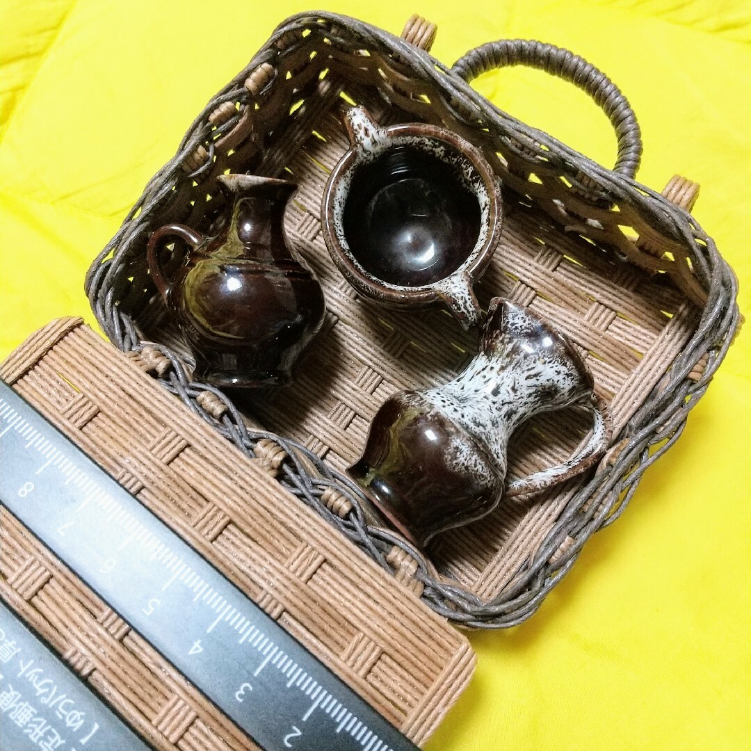 【新品】ドールハウスミニチュア　食器セット　ハンドメイドバスケット（Brown） ハンドメイドのおもちゃ(ミニチュア)の商品写真