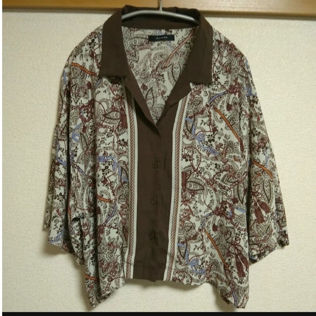JEANASIS(ジーナシス)のJEANASIS　スカーフ柄　開襟シャツ レディースのトップス(シャツ/ブラウス(半袖/袖なし))の商品写真