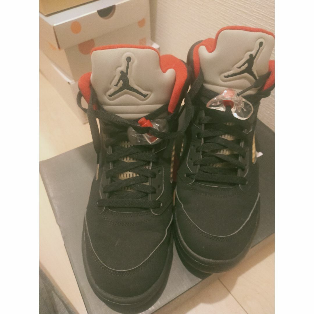 Supreme(シュプリーム)のSUPREME JORDAN5 27.5センチ メンズの靴/シューズ(スニーカー)の商品写真