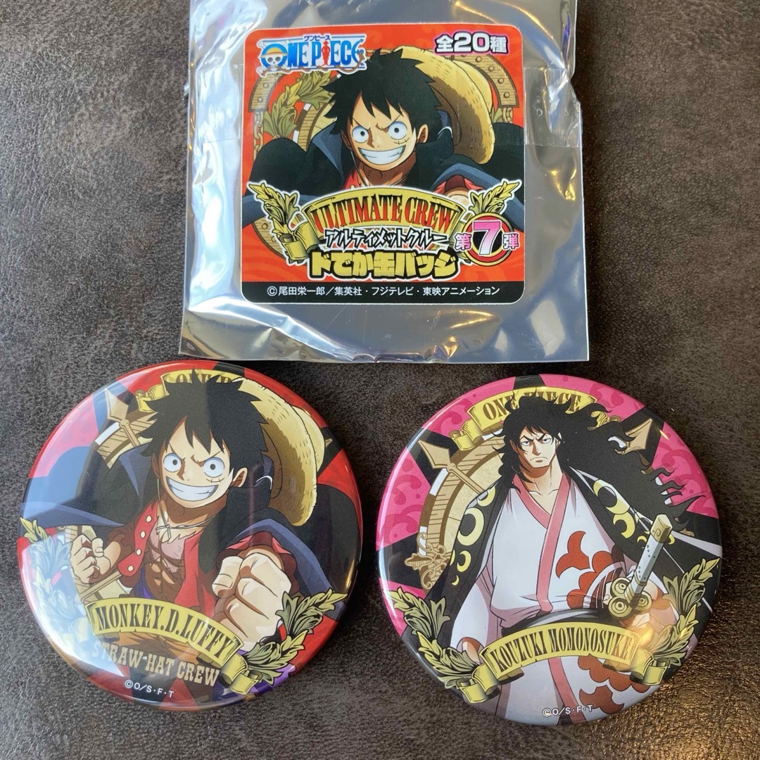 ONEPIECE 缶バッジ ルフィ ももの助 エンタメ/ホビーのおもちゃ/ぬいぐるみ(キャラクターグッズ)の商品写真