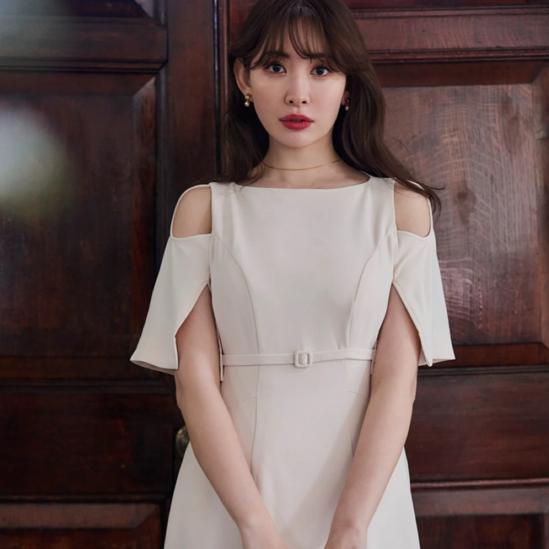 Her lip to(ハーリップトゥ)のAdelaide Slit Sleeve Belted Dress レディースのフォーマル/ドレス(ロングドレス)の商品写真