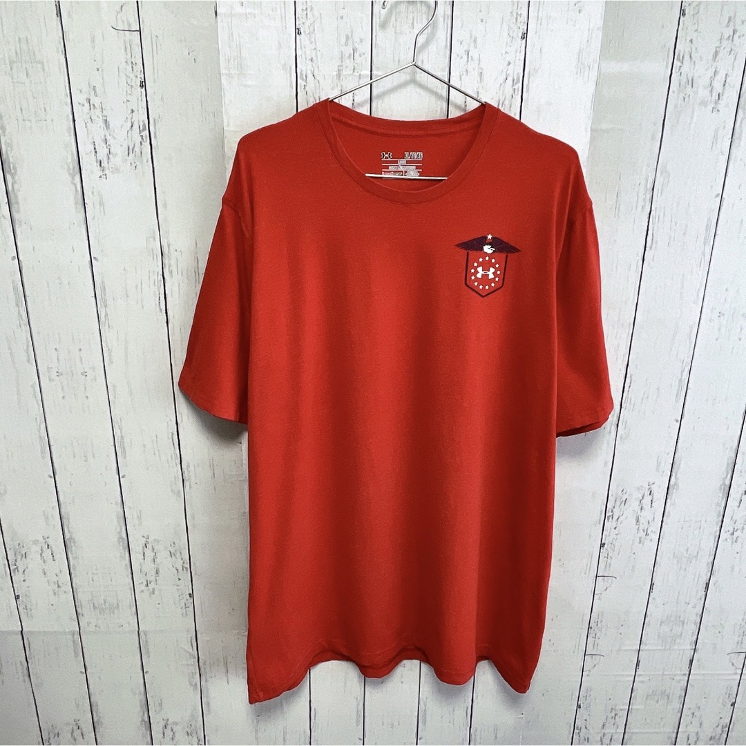 UNDER ARMOUR(アンダーアーマー)のアンダーアーマー　Tシャツ　ウェア　XL　レッド　赤　プリント　ロゴ　USA古着 メンズのトップス(Tシャツ/カットソー(半袖/袖なし))の商品写真