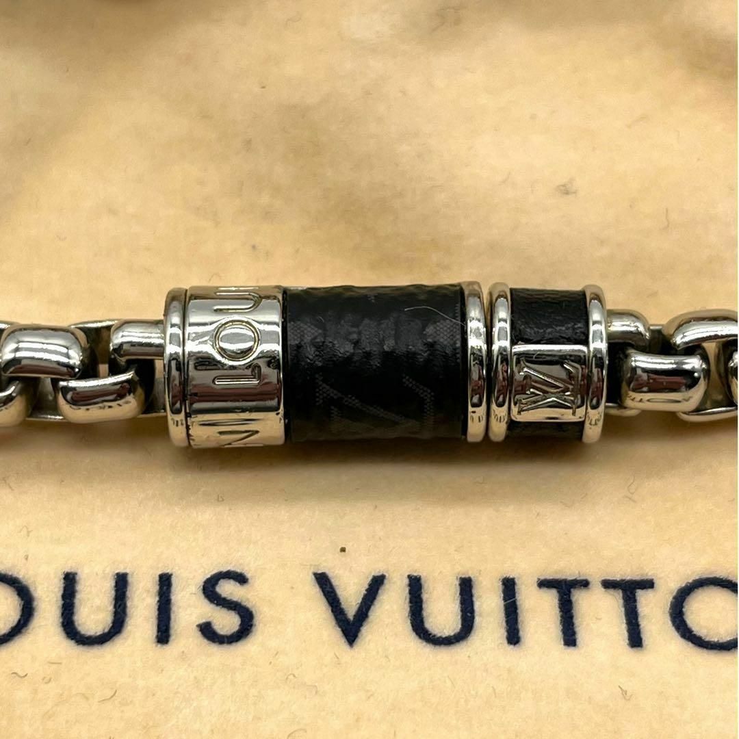 LOUIS VUITTON(ルイヴィトン)の美品 LOUIS VUITTON ブレスレット モノグラム エクリプス シルバー メンズのアクセサリー(ブレスレット)の商品写真