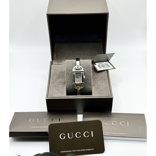 グッチ(Gucci)のGUCCI グッチ 6800L QZ 黒文字盤 バングルウオッチ 0429000(腕時計)