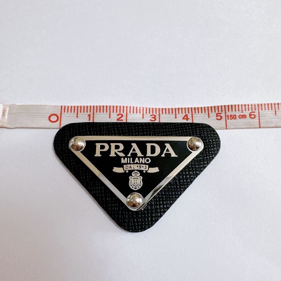 PRADA(プラダ)の【4個】PRADA プラダ　メタル　プレート　ワッペン ハンドメイドの素材/材料(各種パーツ)の商品写真