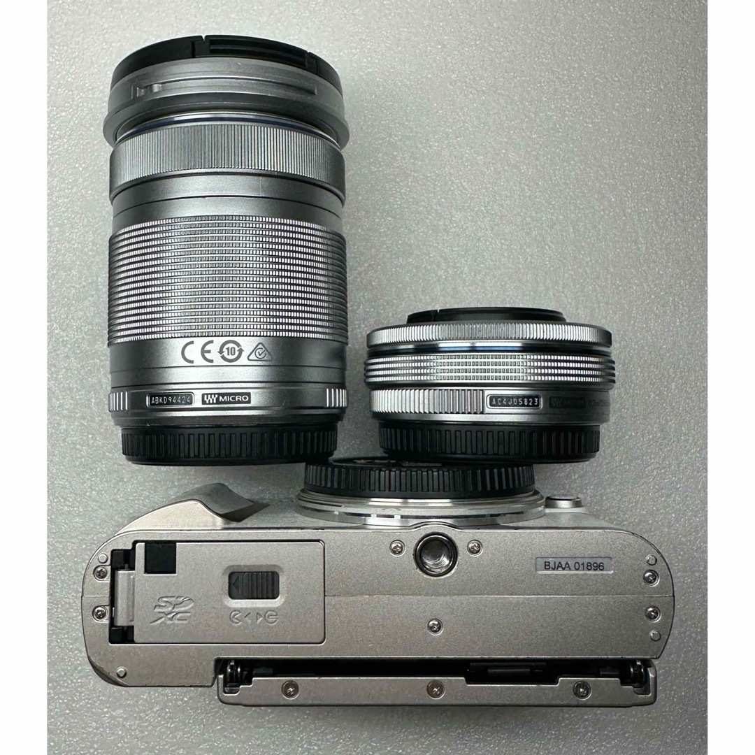 OLYMPUS(オリンパス)のオリンパス OLYMPUS PEN E-PL10 EZダブルズームキット スマホ/家電/カメラのカメラ(ミラーレス一眼)の商品写真