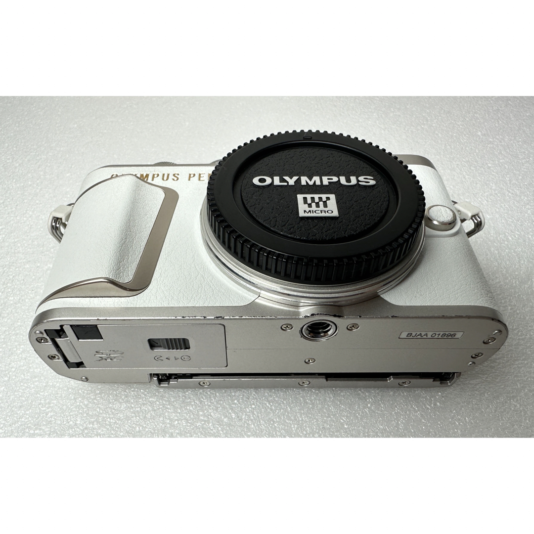 OLYMPUS(オリンパス)のオリンパス OLYMPUS PEN E-PL10 EZダブルズームキット スマホ/家電/カメラのカメラ(ミラーレス一眼)の商品写真