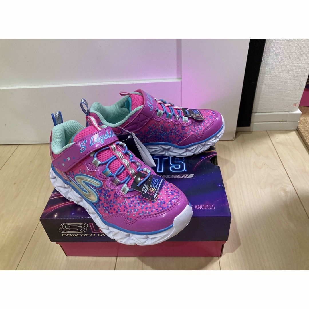 SKECHERS(スケッチャーズ)の【新品未使用】SKECHERS/ギャラクシーライツ 10920L 19.0cm キッズ/ベビー/マタニティのキッズ靴/シューズ(15cm~)(スニーカー)の商品写真