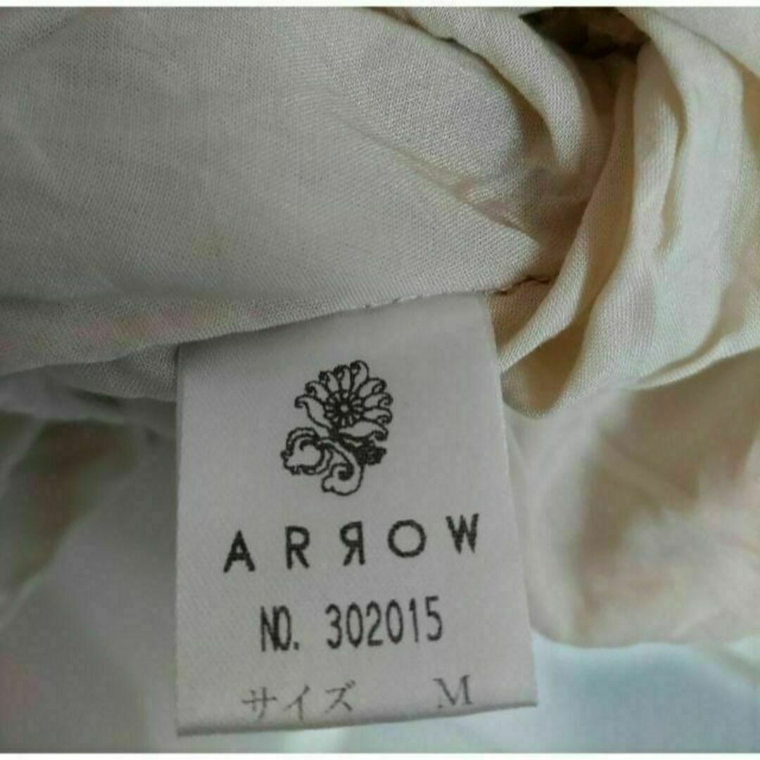 ARROW(アロー)のARROW アロー フリル付き ハンカチーフスリーブ ブラウス ベージュ M レディースのトップス(シャツ/ブラウス(半袖/袖なし))の商品写真
