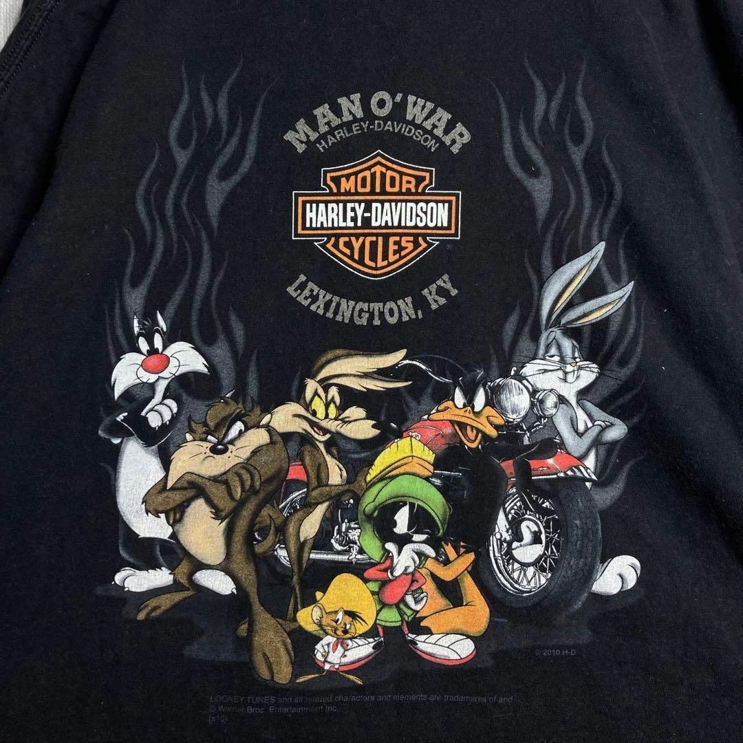 Harley Davidson(ハーレーダビッドソン)の【2XLサイズ】ハーレーダビッドソン×ルーニーテューンズ　両面ロゴ入りtシャツ メンズのトップス(Tシャツ/カットソー(半袖/袖なし))の商品写真