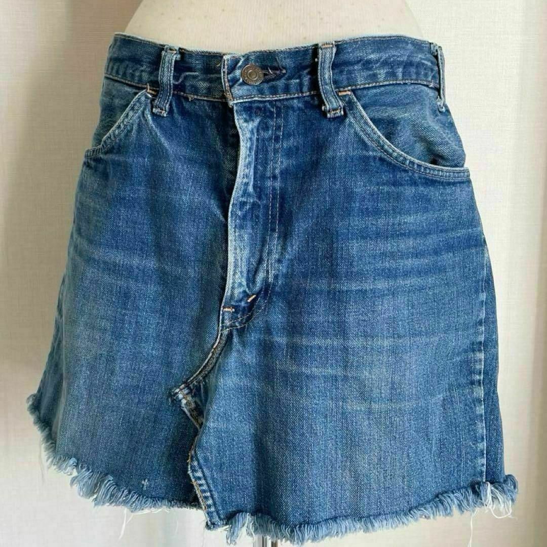 ヴィンテージLevi's　リメイクデニムスカート カットオフ　ボタン裏刻印8 レディースのスカート(ミニスカート)の商品写真