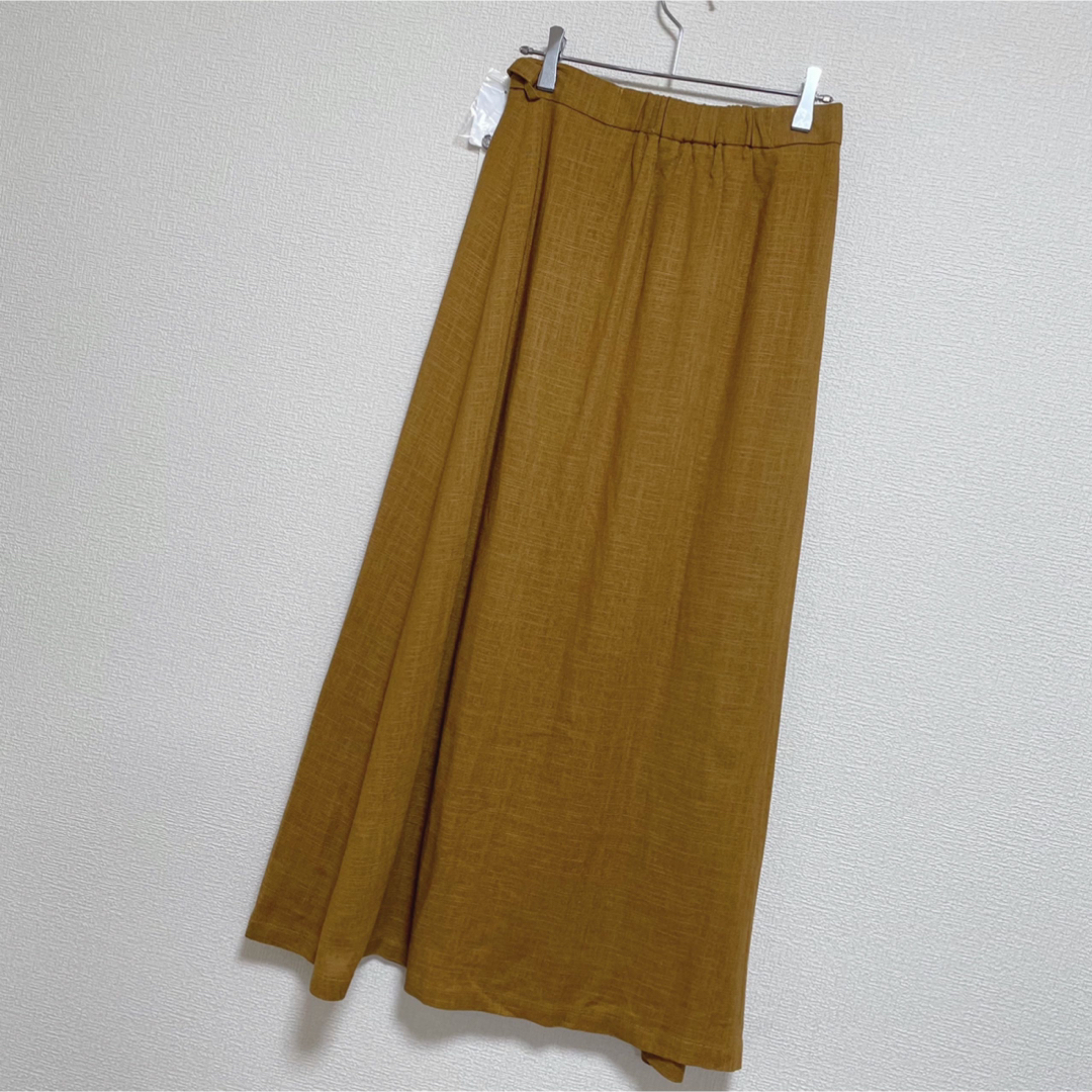 ROSE BUD(ローズバッド)の【新品タグ付】ROSEBUDリネンロング巻きスカート　キャメル系　フリーサイズ レディースのスカート(ロングスカート)の商品写真