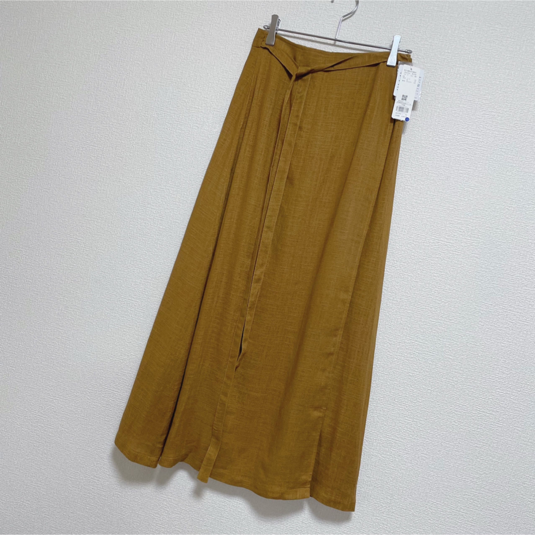 ROSE BUD(ローズバッド)の【新品タグ付】ROSEBUDリネンロング巻きスカート　キャメル系　フリーサイズ レディースのスカート(ロングスカート)の商品写真