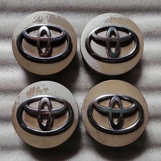 トヨタ(トヨタ)のトヨタ純正センターキャップ　直径　約6.3cm ４個セット　全国送料込み(ホイール)