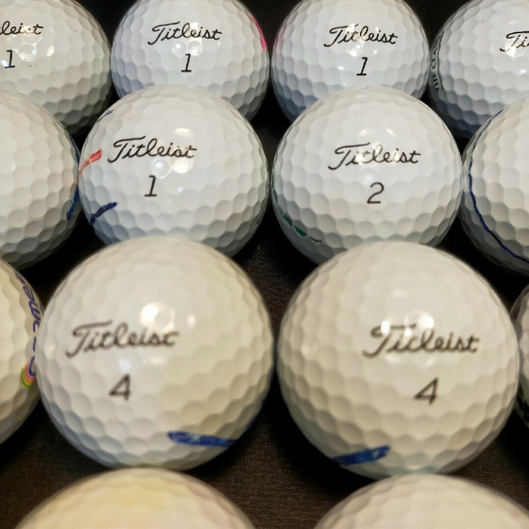 Titleist(タイトリスト)の【良品】'21 Pro V1 20球(ホワイト) タイトリスト ロストボール スポーツ/アウトドアのゴルフ(その他)の商品写真