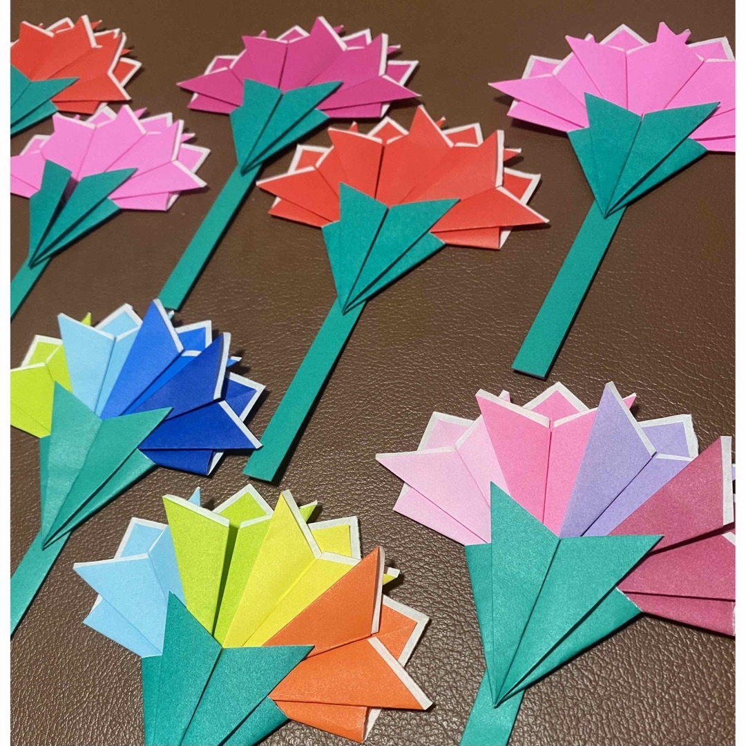 5月　母の日　カーネーション　10個セット　カラフル　折り紙 ハンドメイドの素材/材料(各種パーツ)の商品写真