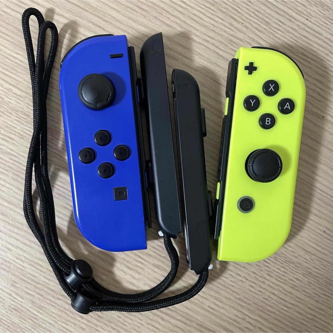 任天堂(ニンテンドウ)のNintendo JOY-CON  (L)/(R) ブルー/ネオンイエロー エンタメ/ホビーのゲームソフト/ゲーム機本体(携帯用ゲーム機本体)の商品写真