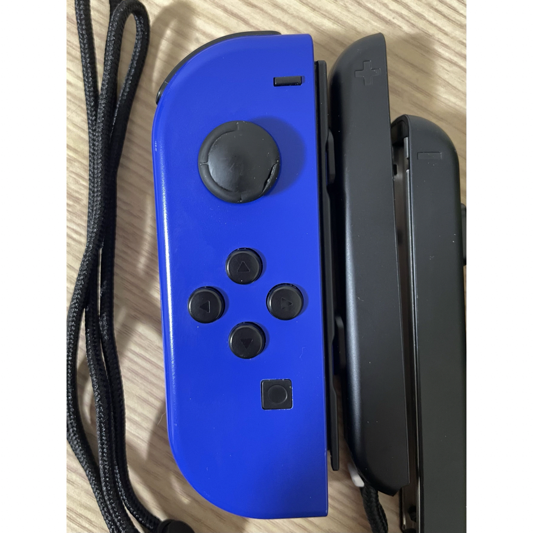 任天堂(ニンテンドウ)のNintendo JOY-CON  (L)/(R) ブルー/ネオンイエロー エンタメ/ホビーのゲームソフト/ゲーム機本体(携帯用ゲーム機本体)の商品写真