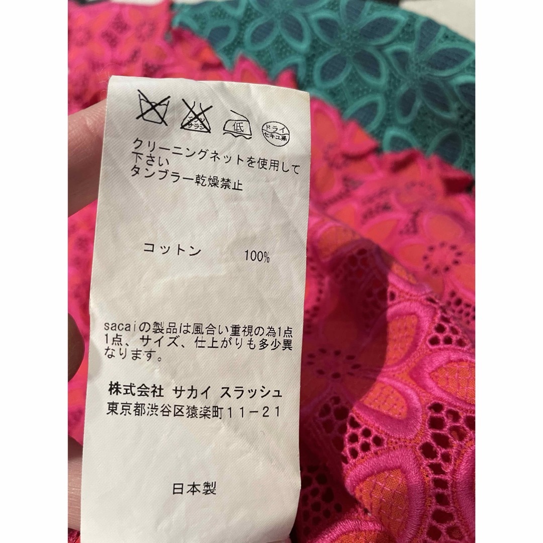 sacai luck(サカイラック)のsacai luck サカイバイカラー花柄レーストップスブラウス　00-116 レディースのトップス(シャツ/ブラウス(半袖/袖なし))の商品写真