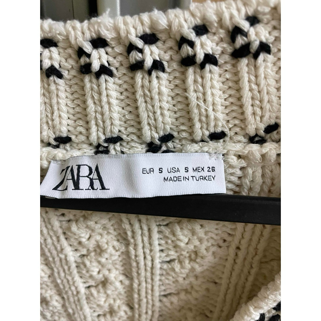 ZARA(ザラ)のZARA　ステッチディテール　ニットベスト レディースのトップス(ニット/セーター)の商品写真