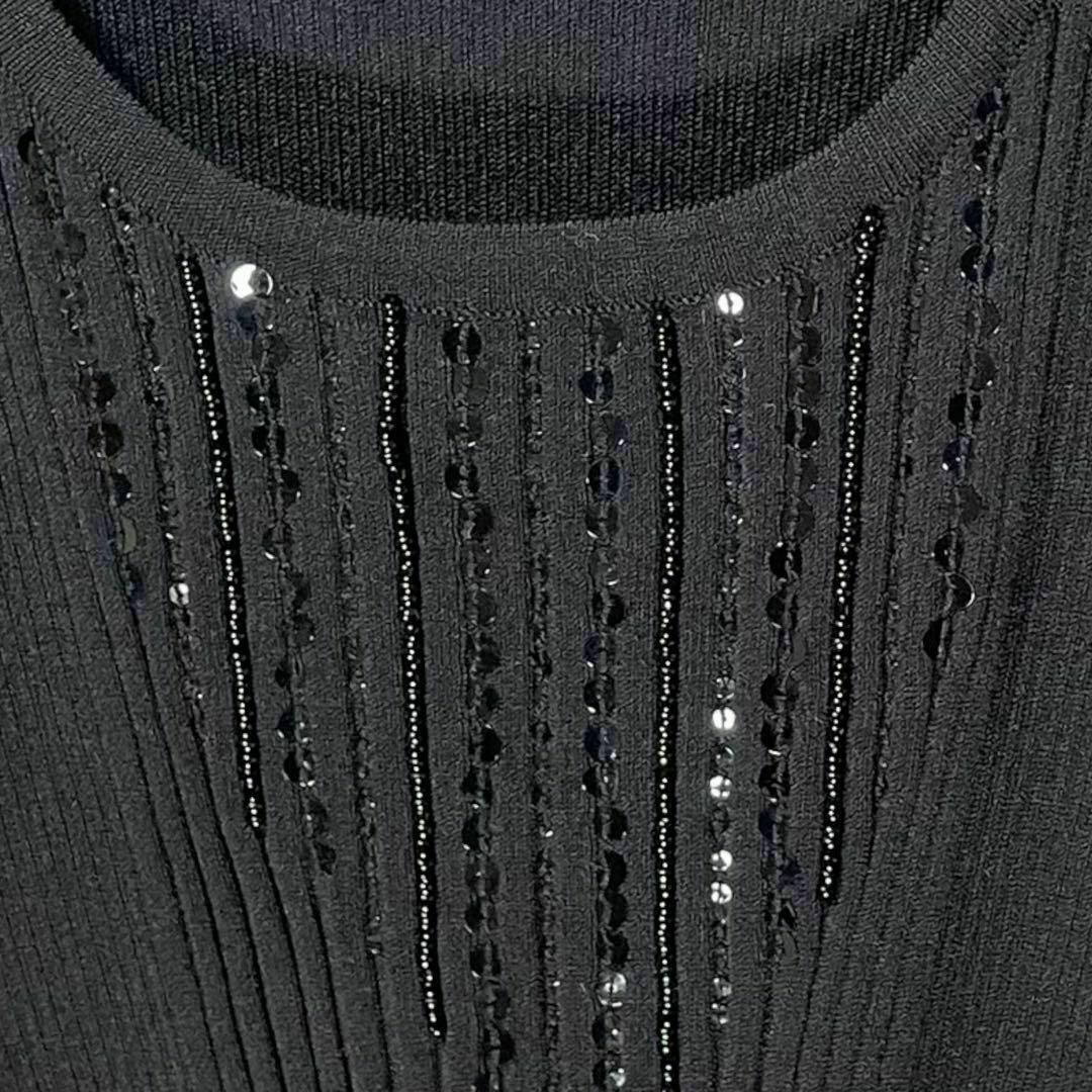 美品　X.MORE ブラック　無地　半袖　カットソー　胸元ビーズつき　M レディースのトップス(カットソー(半袖/袖なし))の商品写真