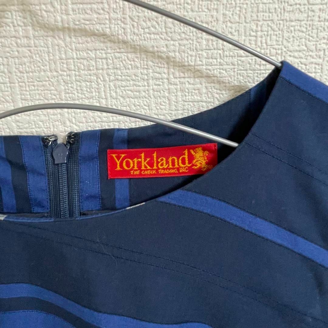 Yorkland(ヨークランド)のヨークランド　ワンピース　青　ひざ丈　日本製　ノースリーブ　ブルー レディースのワンピース(ひざ丈ワンピース)の商品写真