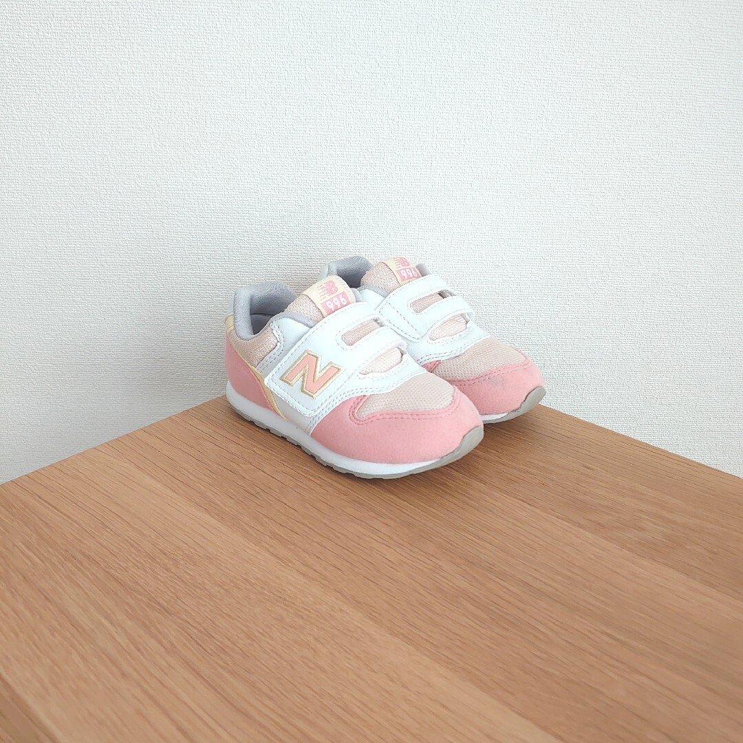 New Balance(ニューバランス)の最終価格 ニューバランス ベビー キッズ スニーカー 996 ピンク 15 キッズ/ベビー/マタニティのキッズ靴/シューズ(15cm~)(スニーカー)の商品写真