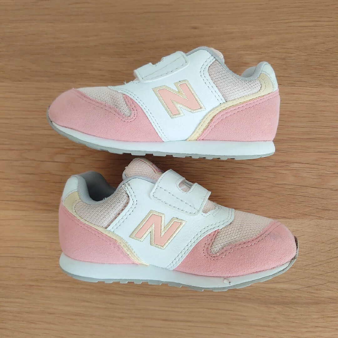 New Balance(ニューバランス)の最終価格 ニューバランス ベビー キッズ スニーカー 996 ピンク 15 キッズ/ベビー/マタニティのキッズ靴/シューズ(15cm~)(スニーカー)の商品写真