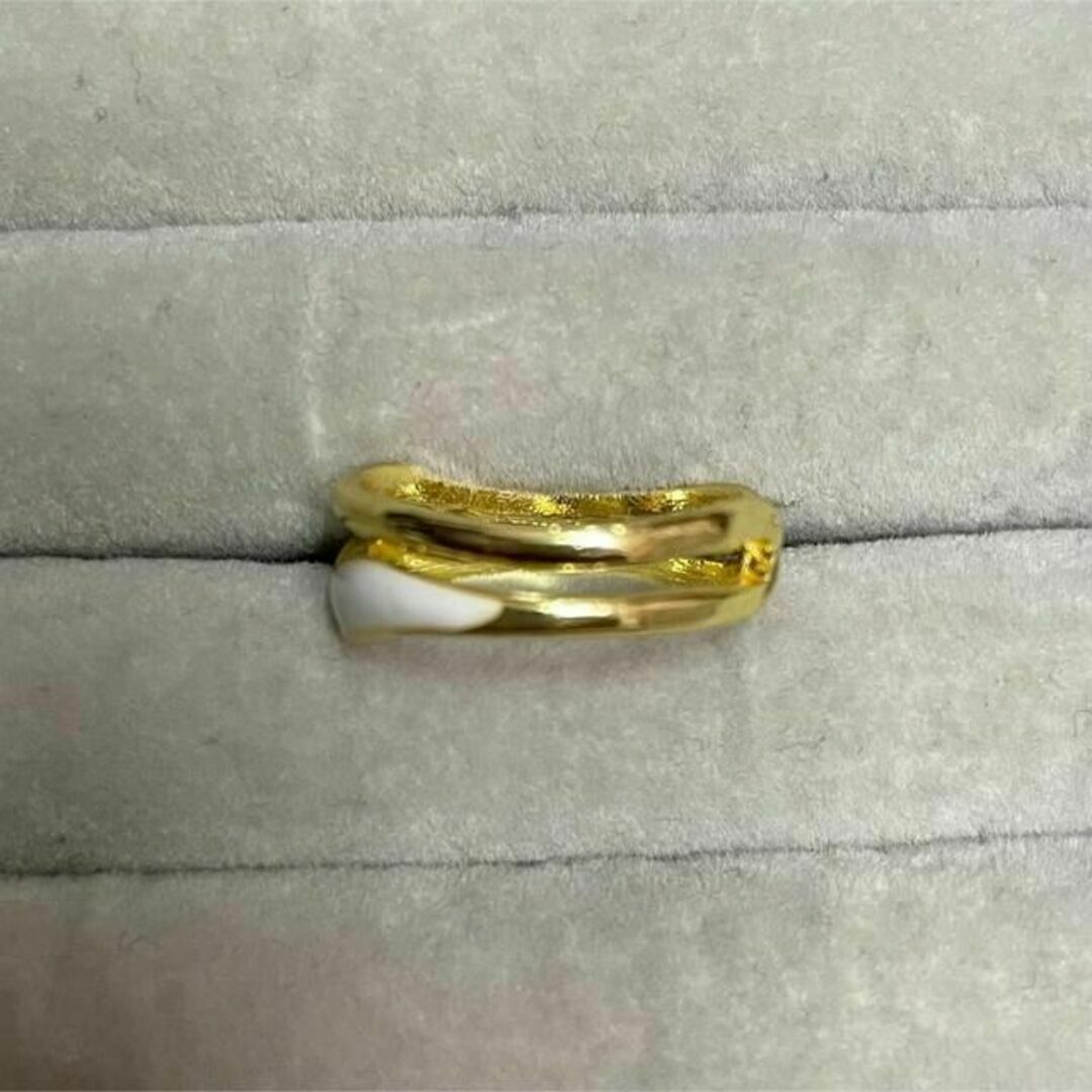 オープンリング　指輪　ゴールド×ホワイト　白　サイズフリー　韓国　新品 レディースのアクセサリー(リング(指輪))の商品写真