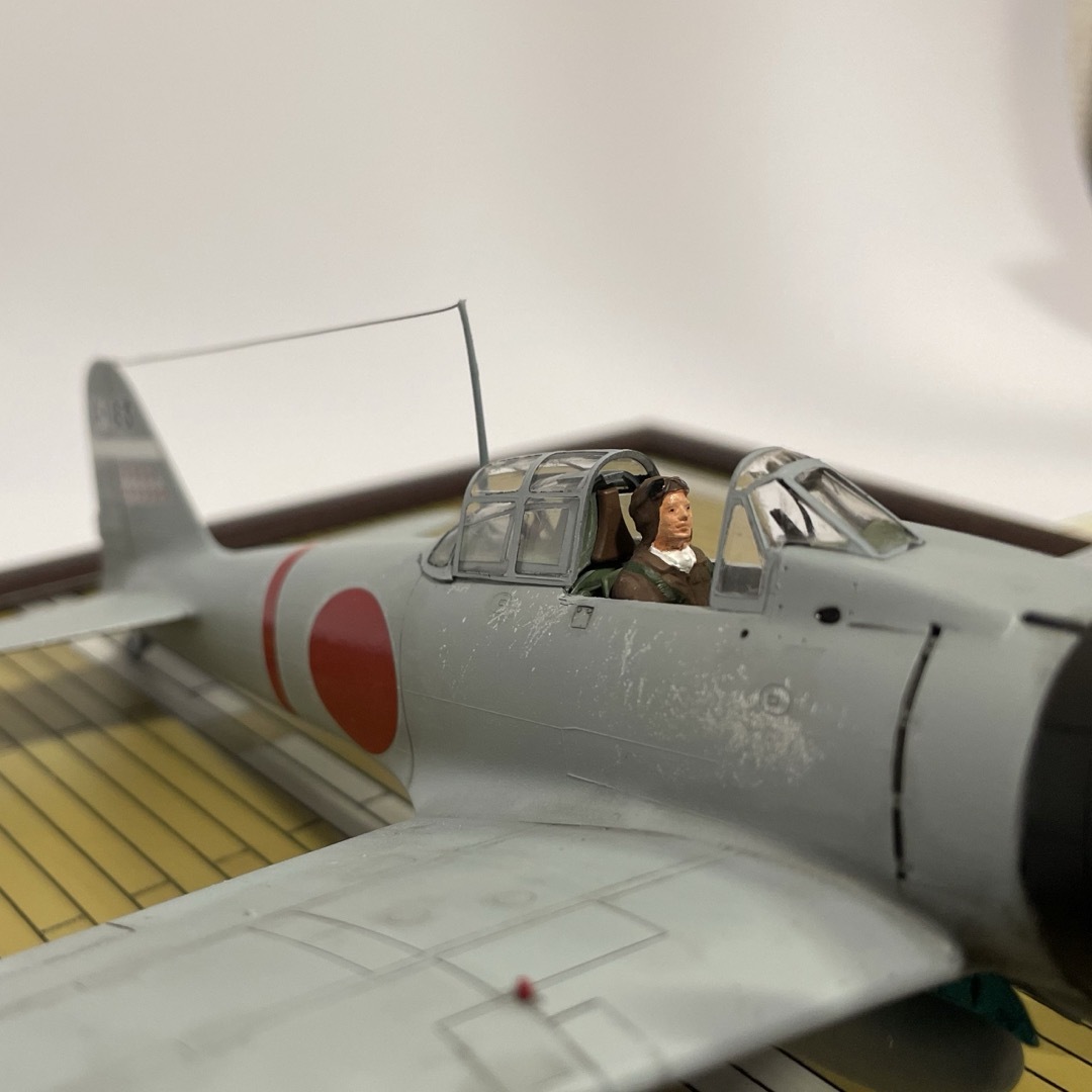 1/48 零戦21型プラモデル完成品(ジオラマ台座付) エンタメ/ホビーのテーブルゲーム/ホビー(模型製作用品)の商品写真