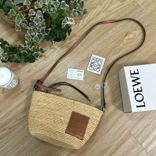 ロエベ(LOEWE)のLOEWE　ロエベ　ラフィアポシェット　ショルダーバッグ　斜めがけカゴバッグ(かごバッグ/ストローバッグ)