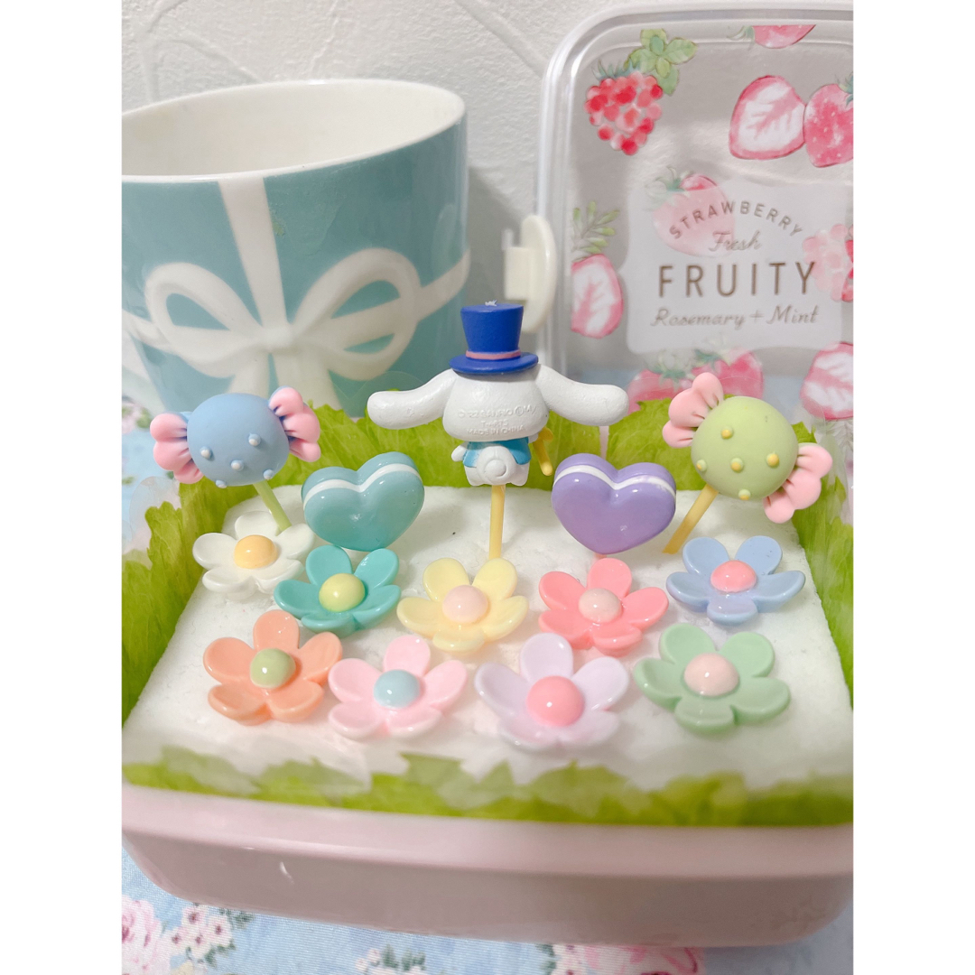 シナモロール♡お花いっぱい♡ランチピックセット インテリア/住まい/日用品のキッチン/食器(弁当用品)の商品写真