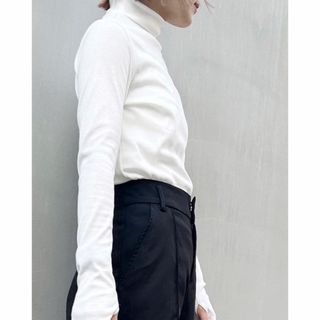 イング(INGNI)の【未使用】INGNI カットタートルトップス(Tシャツ(長袖/七分))