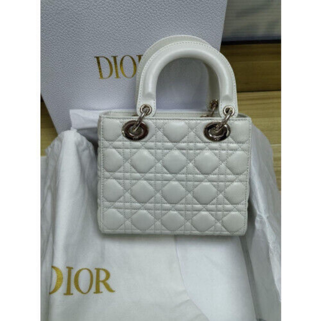 Christian Dior(クリスチャンディオール)のDIOR レディディオール ミディアムバッグ ホワイト レディースのバッグ(ハンドバッグ)の商品写真