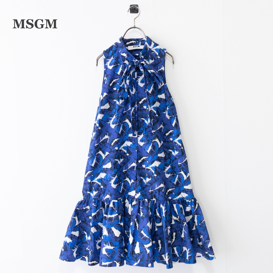 MSGM(エムエスジイエム)の【MSGM】ノースリーブワンピース　ボウタイ　リーフ柄　イタリア製 レディースのワンピース(ひざ丈ワンピース)の商品写真