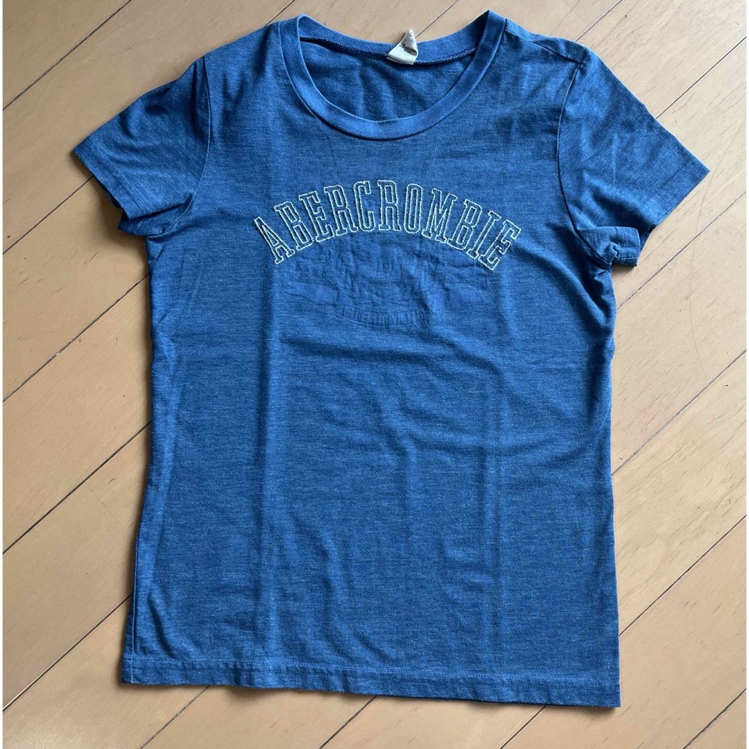 Abercrombie&Fitch(アバクロンビーアンドフィッチ)のアバクロンビー&フィッチ　レディースTシャツ レディースのトップス(Tシャツ(半袖/袖なし))の商品写真