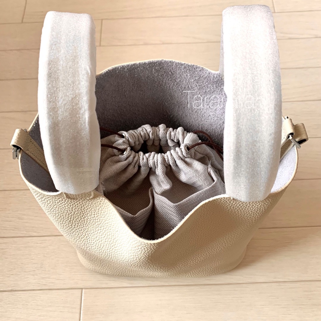 ●leather bucket bag ホワイト S●本革 レディースのバッグ(トートバッグ)の商品写真