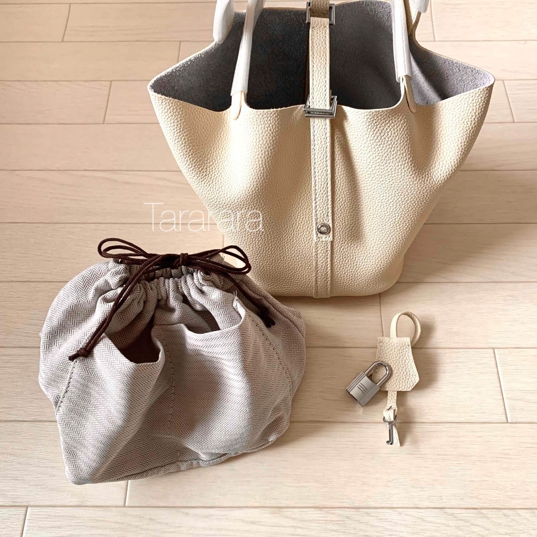 ●leather bucket bag ホワイト S●本革 レディースのバッグ(トートバッグ)の商品写真