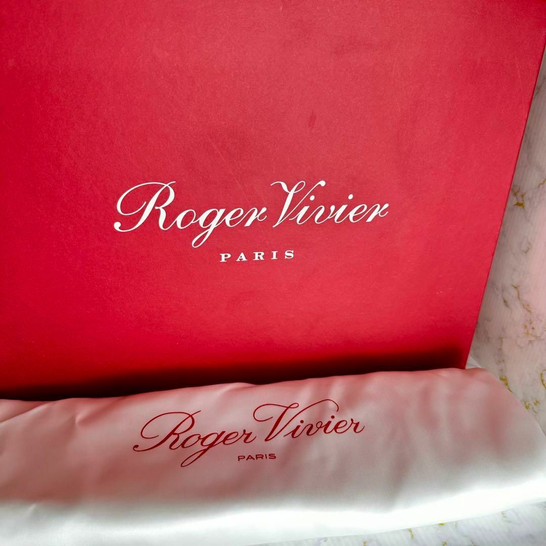 ROGER VIVIER(ロジェヴィヴィエ)のロジェヴィヴィエ✨サイドオープンブーティ バックジップ 35サイズ(22cm) レディースの靴/シューズ(ブーティ)の商品写真