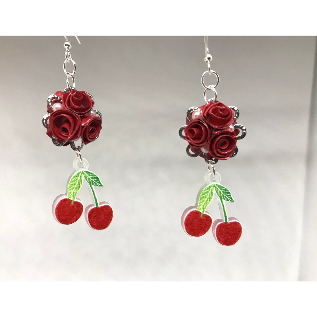 紅薔薇のピアス☆チェリー♪ロザフィ ハンドメイドのアクセサリー(ピアス)の商品写真