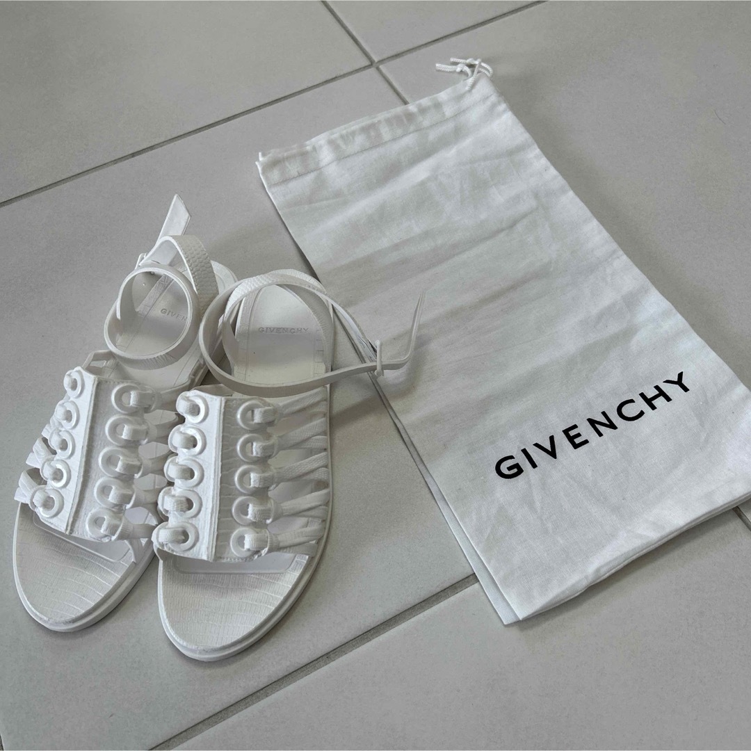 GIVENCHY(ジバンシィ)の【SALE】《新品》GIVENCHY ジバンシー ラバーサンダル レディースの靴/シューズ(サンダル)の商品写真