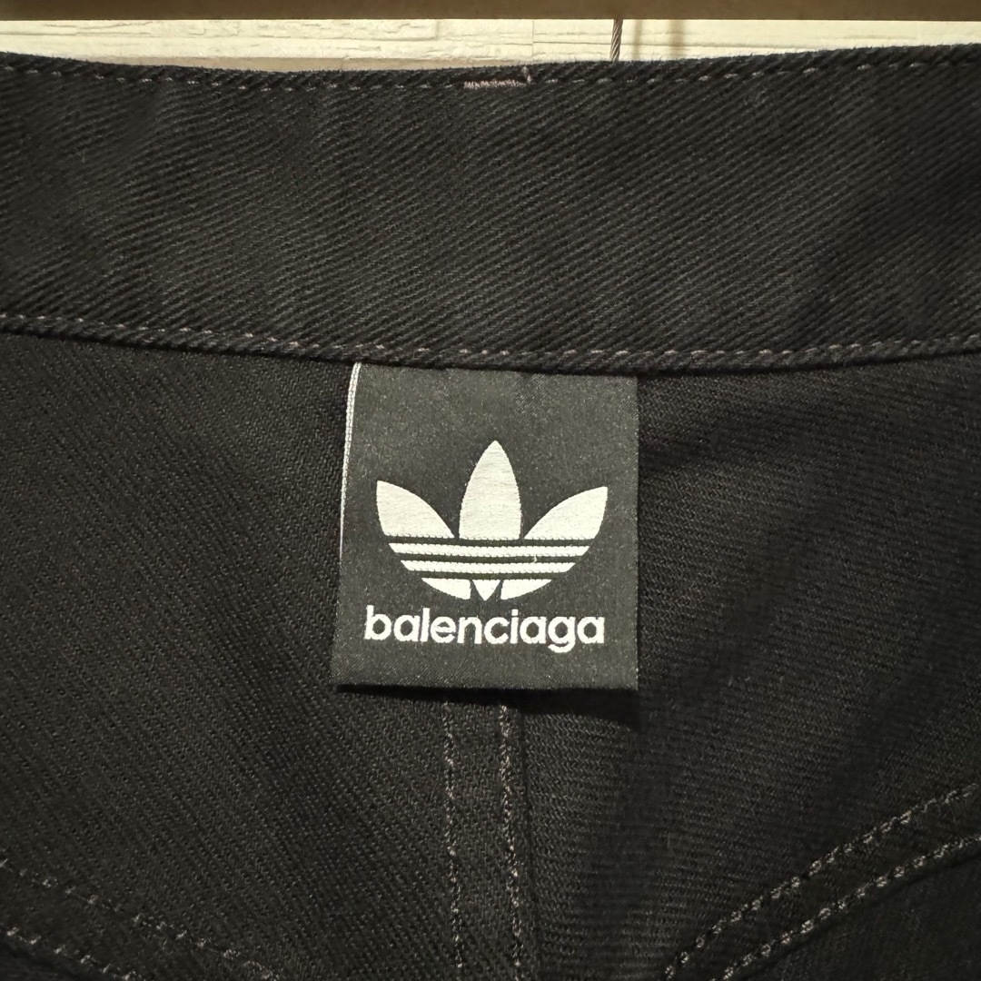 Balenciaga(バレンシアガ)の新品 バレンシアガ アディダス ラージバギーパンツ デニムパンツ S 本物 メンズのパンツ(デニム/ジーンズ)の商品写真